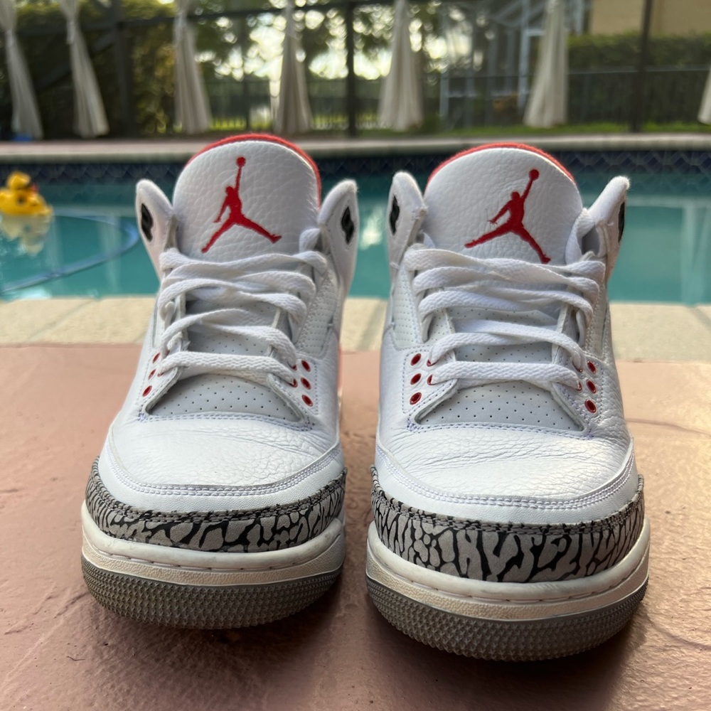 Exclusive Jordan three retro Hall of Fame‼️ excellent condition‼️